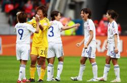 开云体育在线-精彩瞬间：日本女足国家队获得国际冠军奖杯！的简单介绍