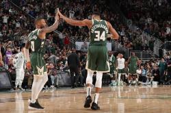 开云体育亚洲官网-雄鹿四核合砍分，制胜凯尔特人