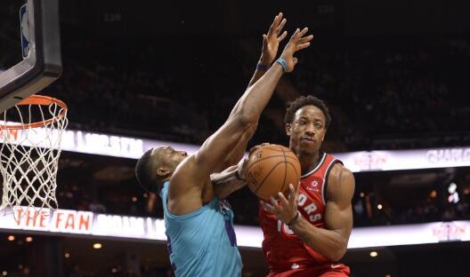 猛龙大胜黄蜂,实现四连胜 猛龙大胜黄蜂,实现四连胜