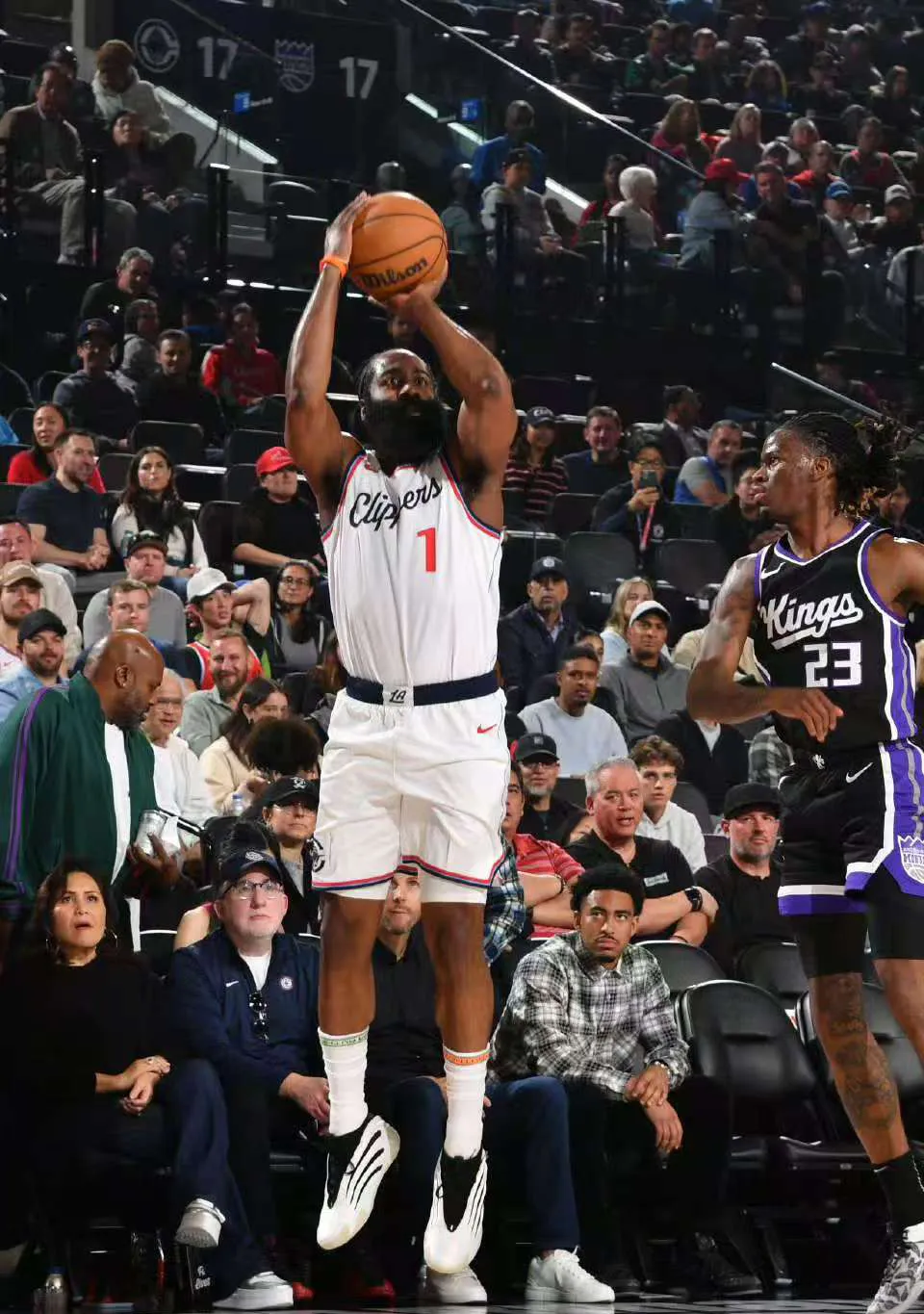 一场关键比赛中,球队在最后时刻完成绝杀,取得胜利的简单介绍 一场关键比赛中,球队在最后时刻完成绝杀,取得胜利的简单介绍