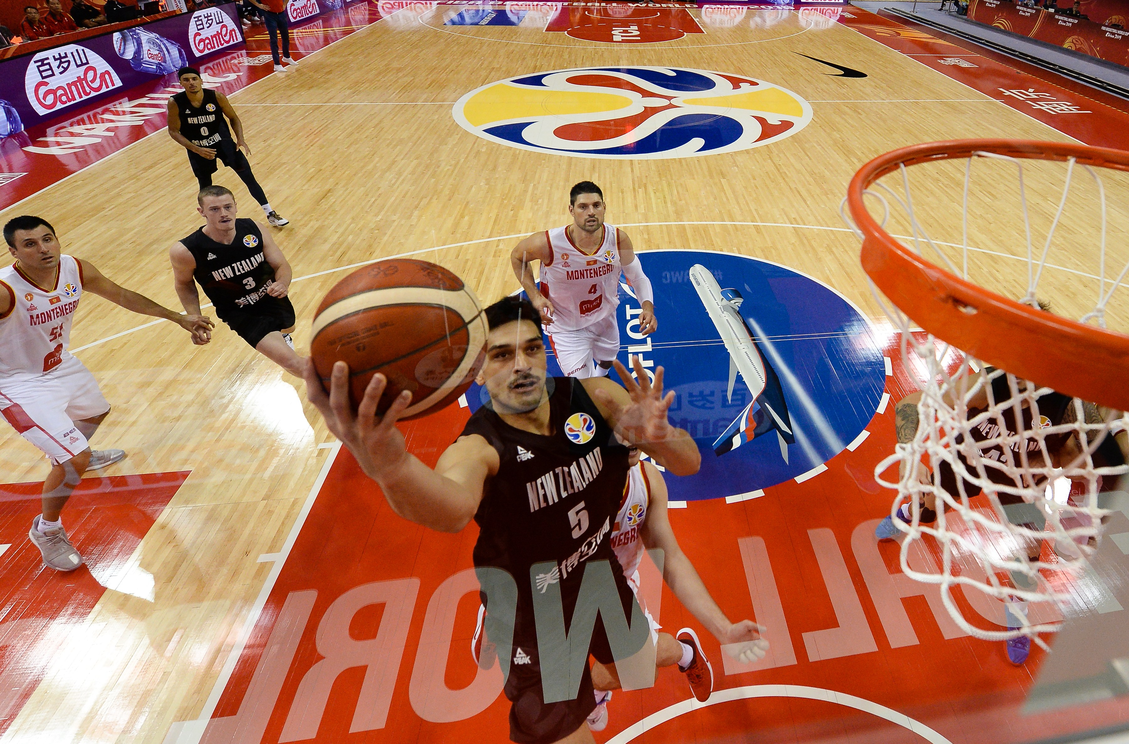 黑山篮球盛况:热血对决谁能笑到最后的简单介绍 黑山篮球盛况:热血对决谁能笑到最后的简单介绍