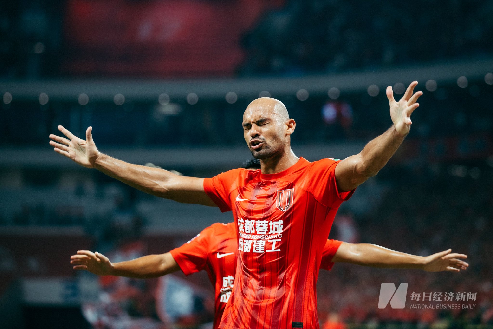 球场上的拼搏,创造光辉战绩的简单介绍 球场上的拼搏,创造光辉战绩的简单介绍