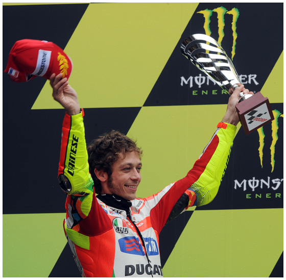 意大利射击选手稳定发挥登顶领奖台的简单介绍