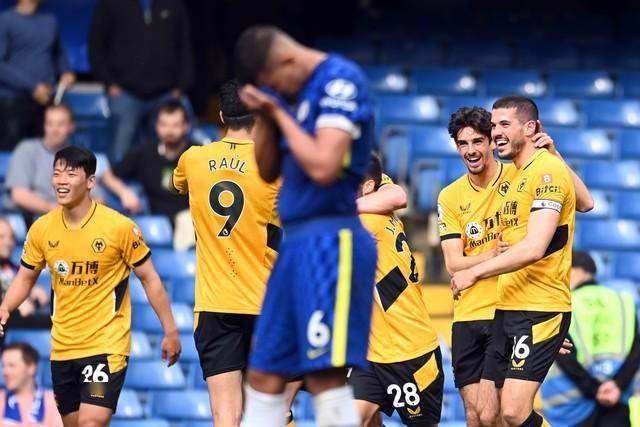 关于莱切斯特城击败对手，保持不败的信息