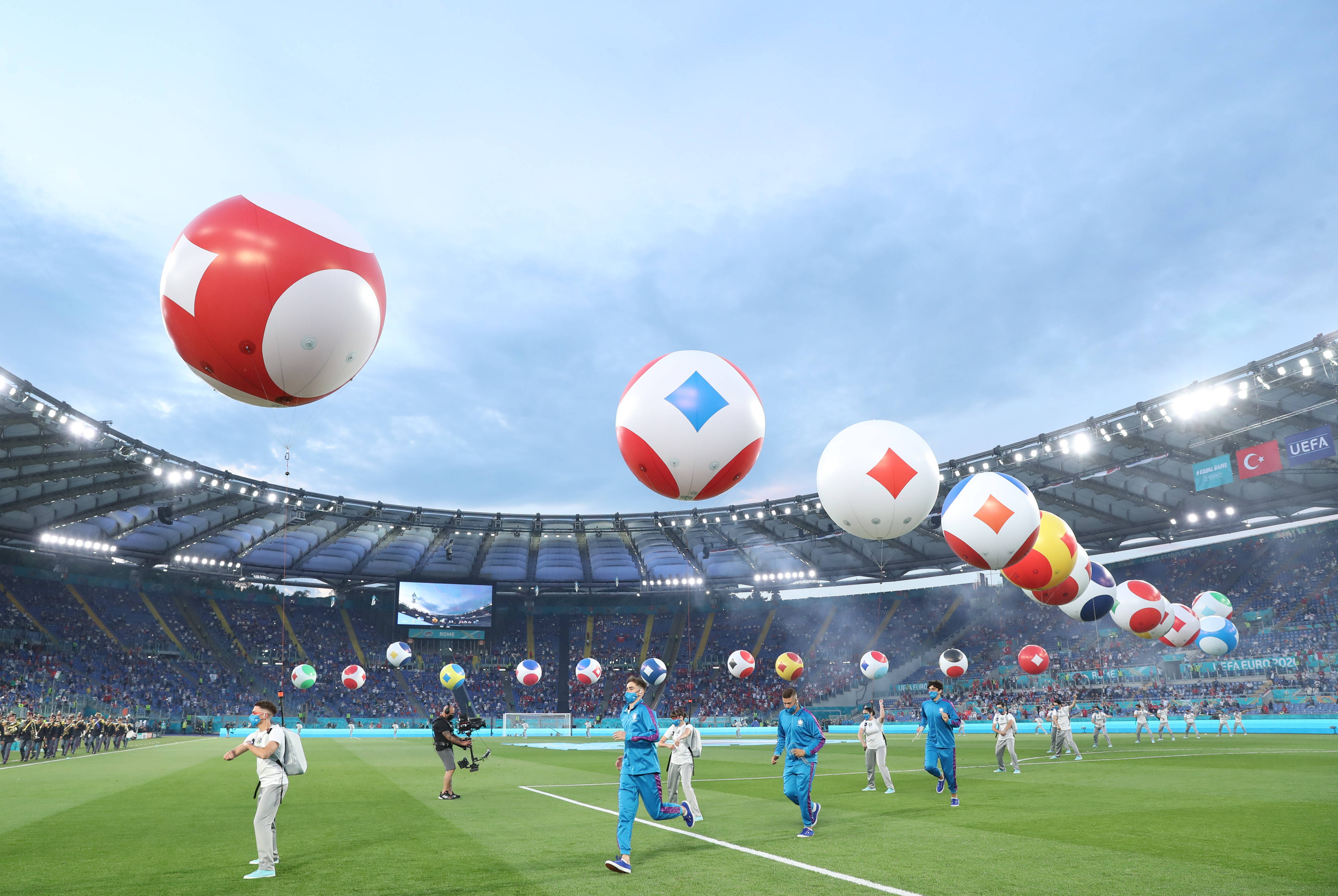 足球比赛赛况紧张,球队实力越发突显的简单介绍 足球比赛赛况紧张,球队实力越发突显的简单介绍