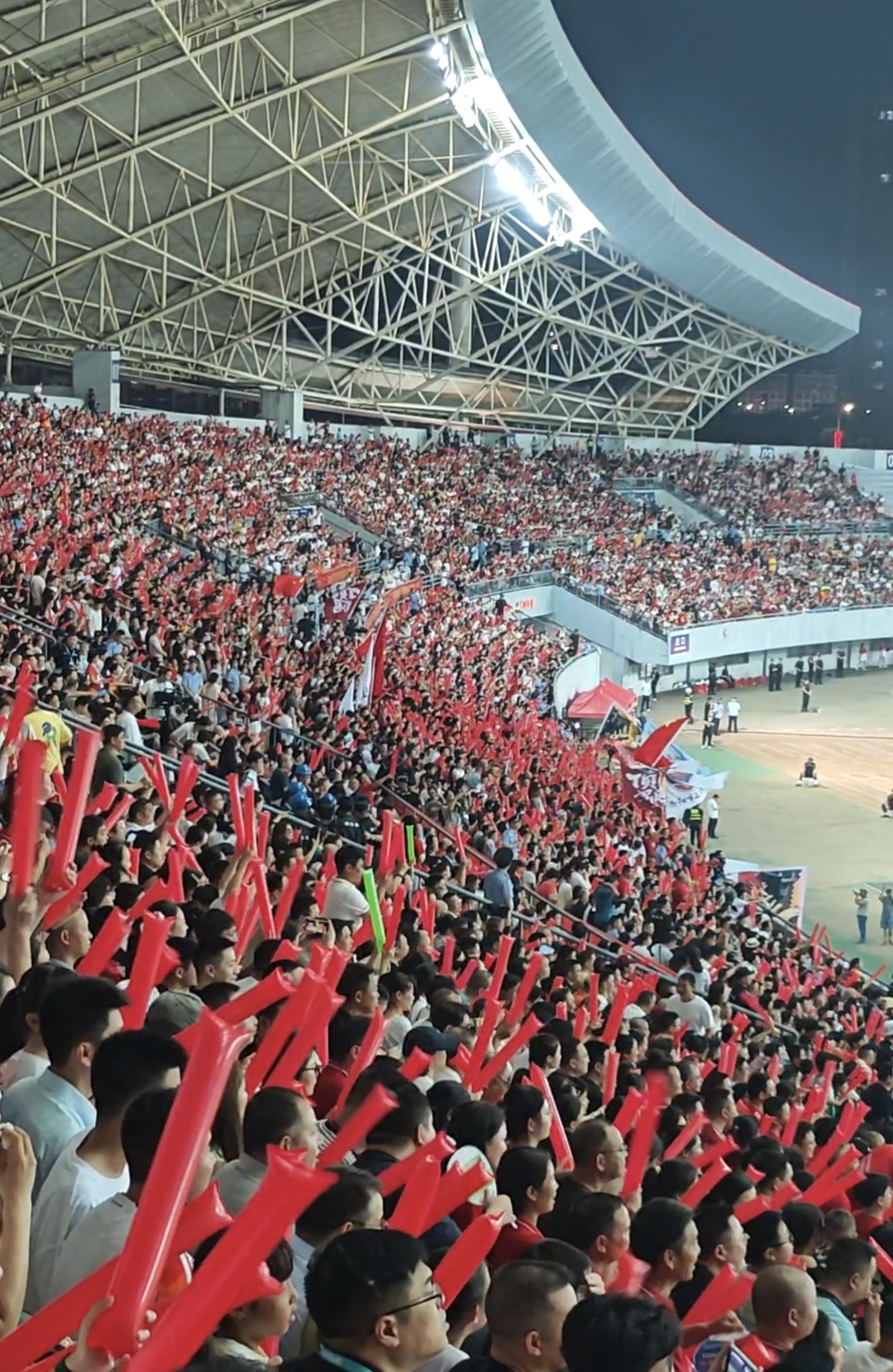 包含湖南队实力强劲，大胜对手稳坐胜利的词条